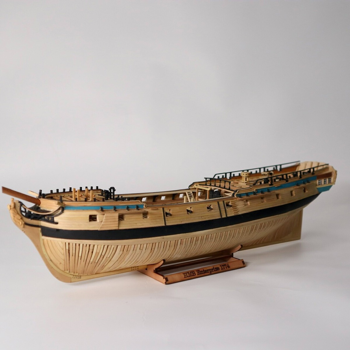 Model Kit Yacht - 1/96 シミュレーション企業ヨット 45 センチメートルフルリブ構造木製素材ヨットモデルキット男の子のおもちゃギフト装飾
