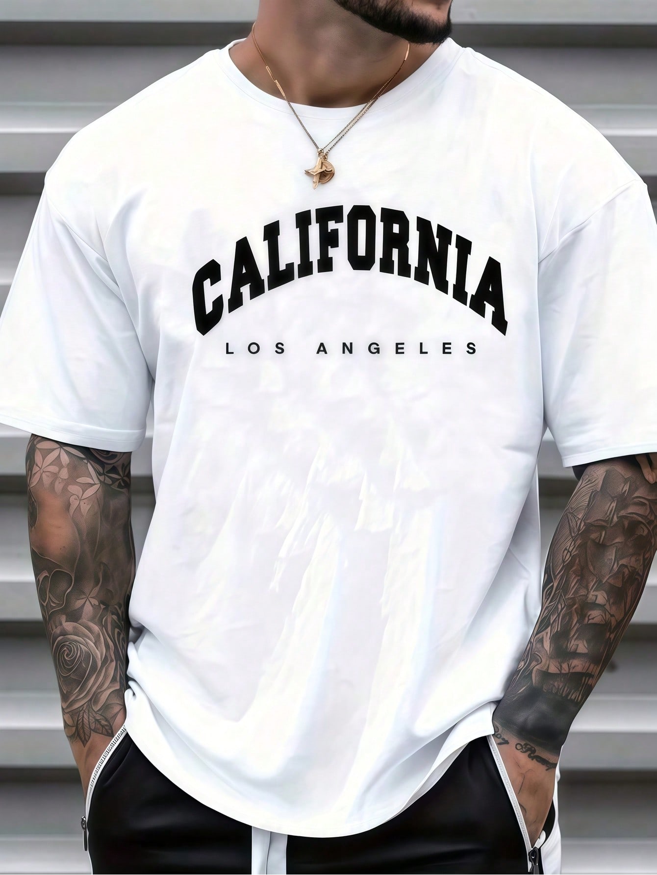 Wash Effect Set - 1枚入り メンズ服 カリフォルニア ロサンゼルス レタープリント ホワイトTシャツ、ユニセックス