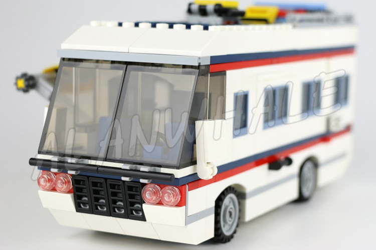 792ピース 3in1 クリエイティブバケーションゲッタウェ - Model Kit Yacht のレビューと価格